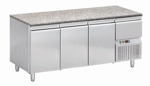 Bild von Konditorei Kühltisch mit Granit Arbeitsplatte
